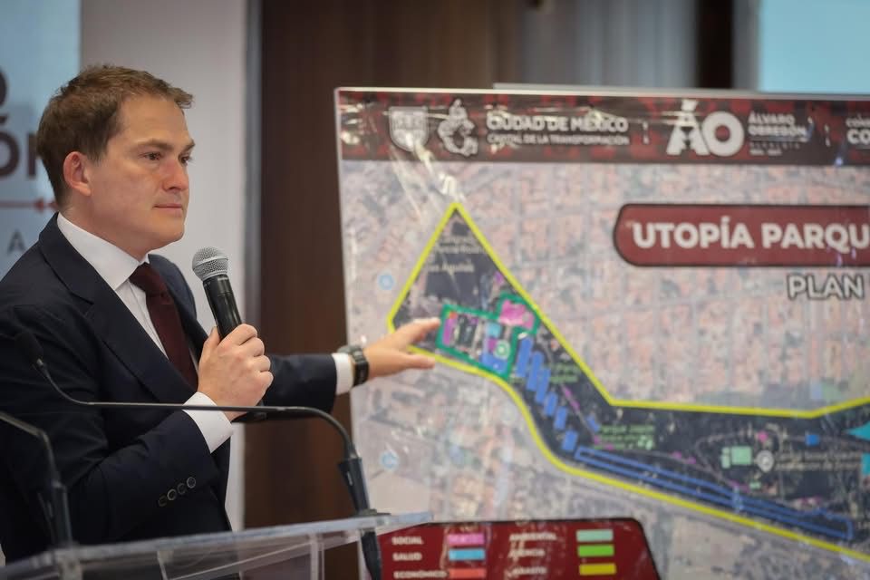 El alcalde de Álvaro Obregón Javier López Casarín.
