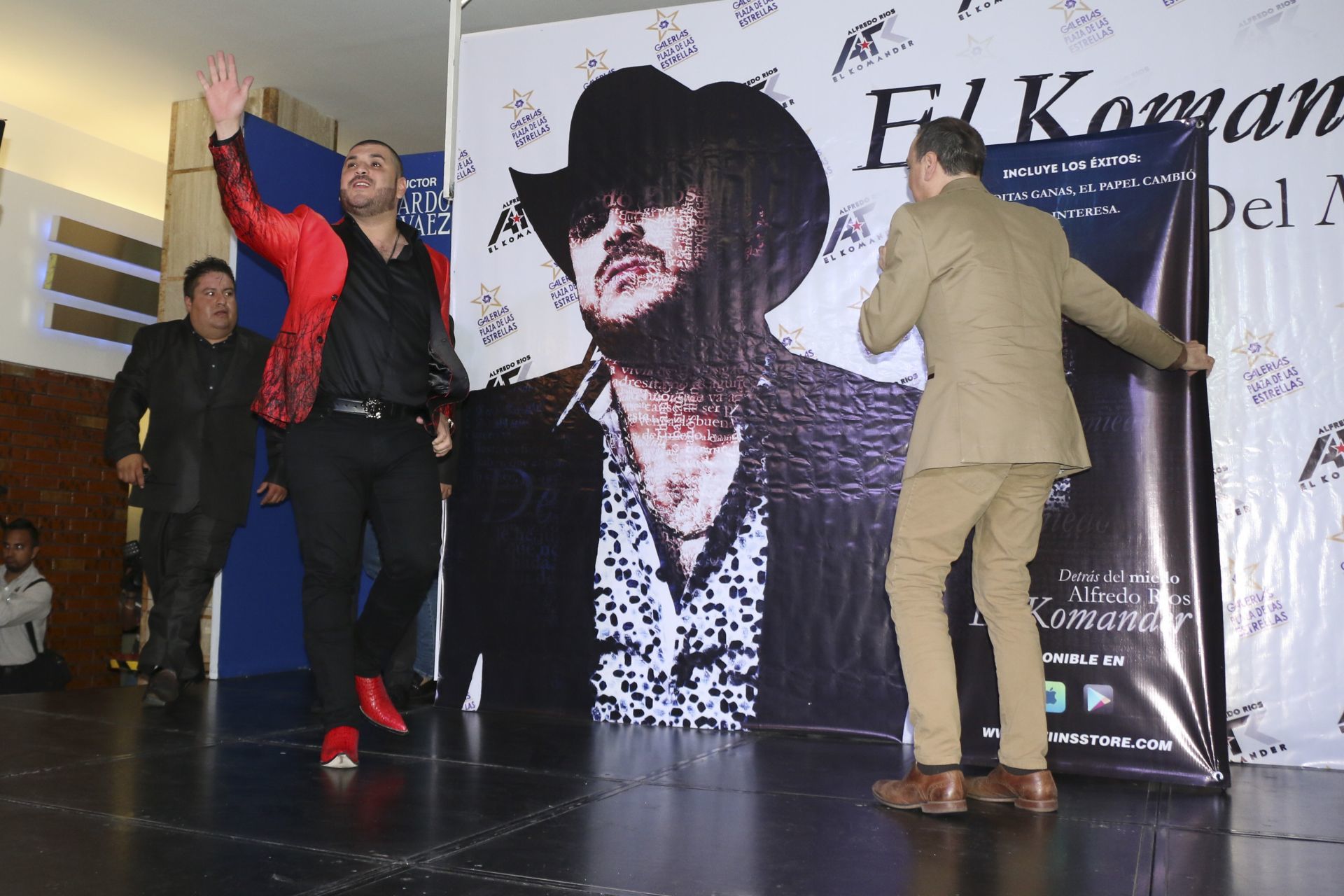 El Komander es uno de los expositores de los corridos alterados. (Archivo)