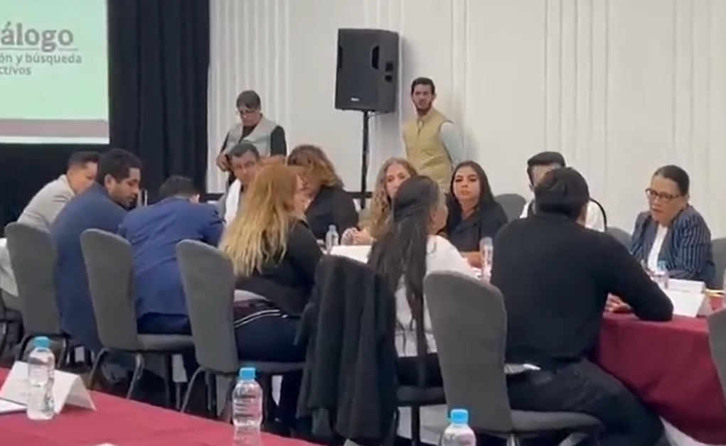 Ceci Flores, madre buscadora de Sonora, se reunió con Rosa Icela Rodríguez.