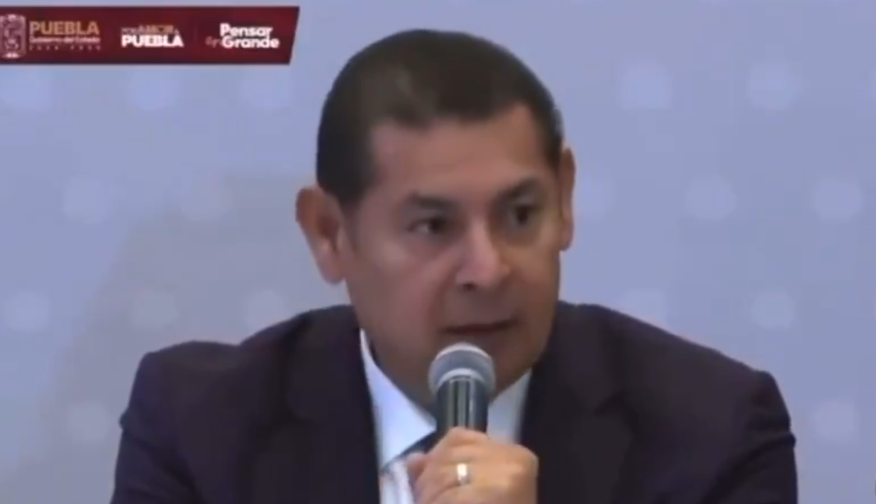 Alejandro Armenta.